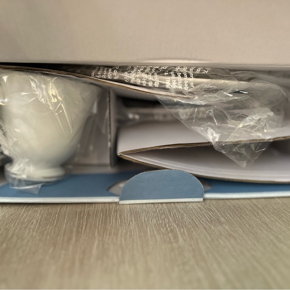 Wedgwood China Signet Platinum 5 Piece Place Setting - Picture 4 of 6